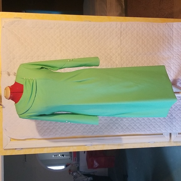 Beautiful light green dress. Stretchy fabric size medium - Picture 2 of 5